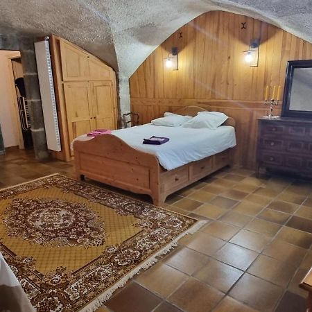 Maison Au Loup - Superbe Ancien Hotel Particulier Du Xvie Siecle Au Coeur De La Vieille Ville Du Puy Le Puy-en-Velay Eksteriør bilde