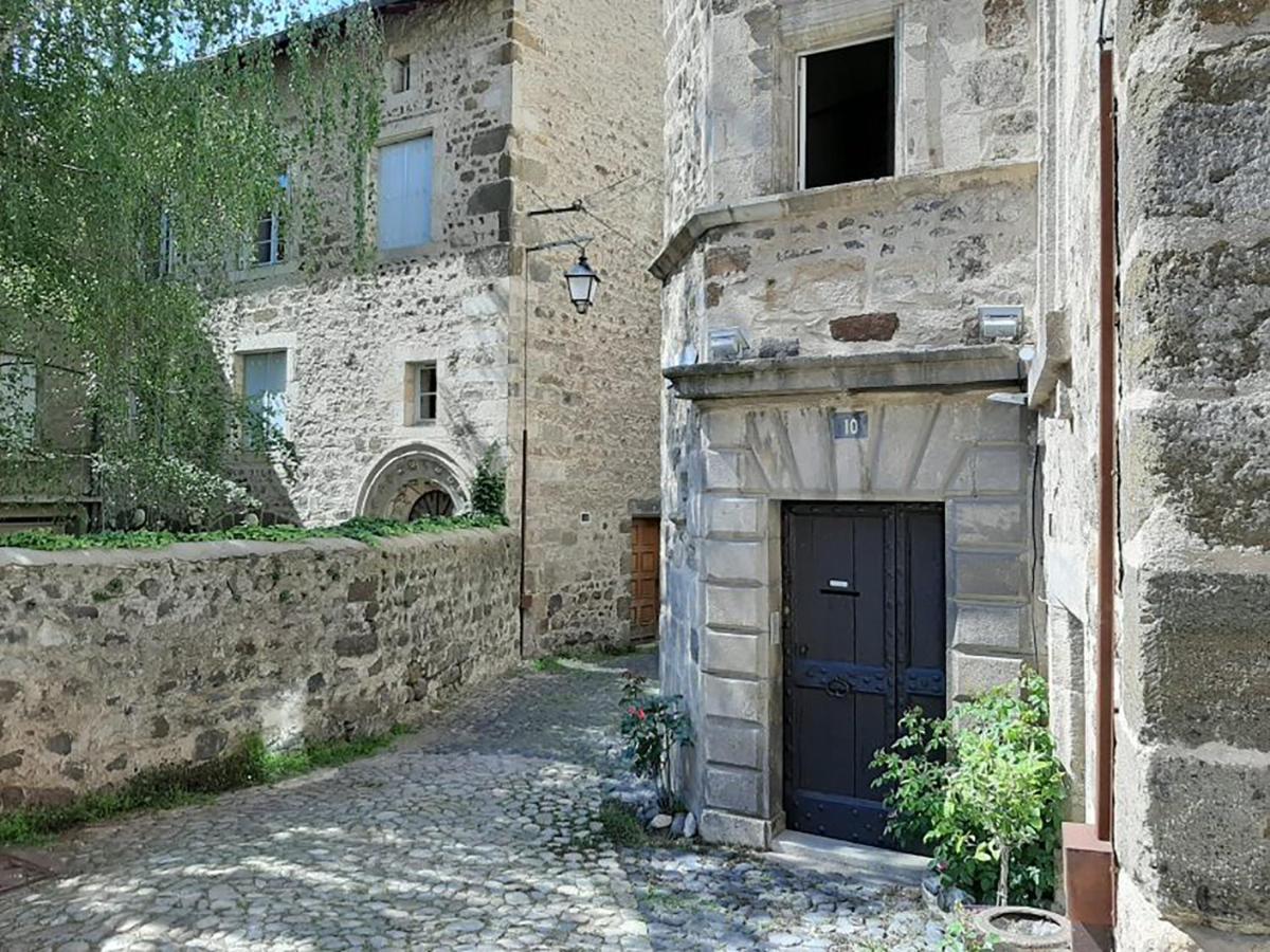 Maison Au Loup - Superbe Ancien Hotel Particulier Du Xvie Siecle Au Coeur De La Vieille Ville Du Puy Le Puy-en-Velay Eksteriør bilde