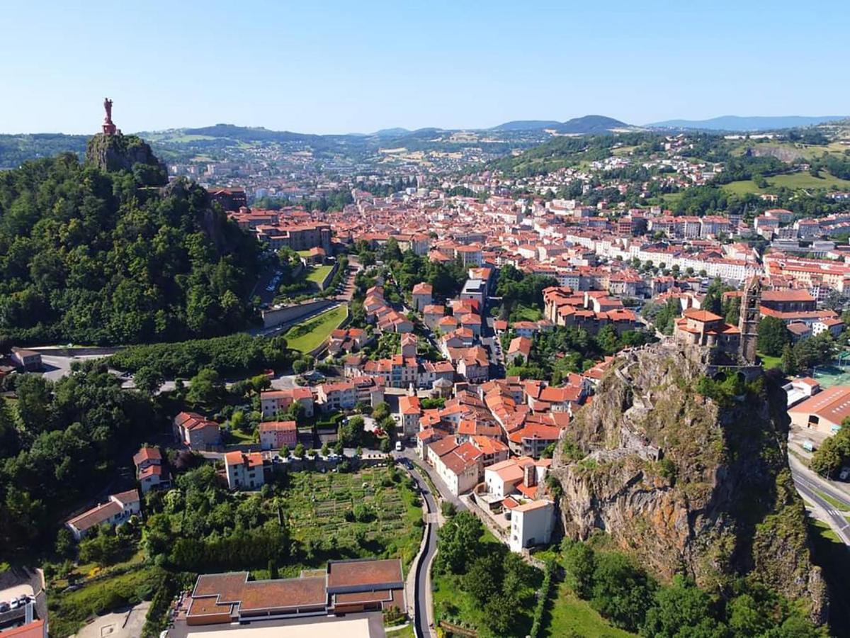 Maison Au Loup - Superbe Ancien Hotel Particulier Du Xvie Siecle Au Coeur De La Vieille Ville Du Puy Le Puy-en-Velay Eksteriør bilde