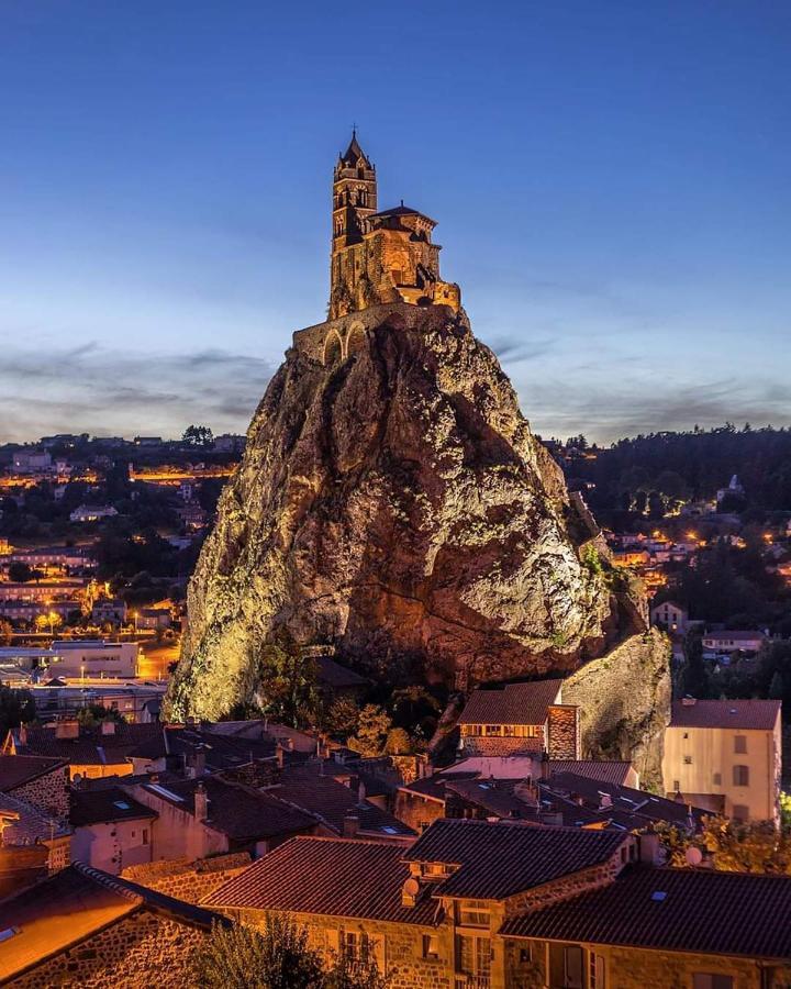 Maison Au Loup - Superbe Ancien Hotel Particulier Du Xvie Siecle Au Coeur De La Vieille Ville Du Puy Le Puy-en-Velay Eksteriør bilde