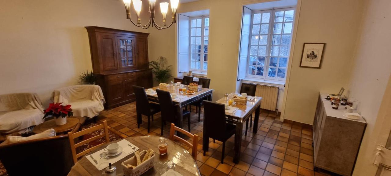 Maison Au Loup - Superbe Ancien Hotel Particulier Du Xvie Siecle Au Coeur De La Vieille Ville Du Puy Le Puy-en-Velay Eksteriør bilde